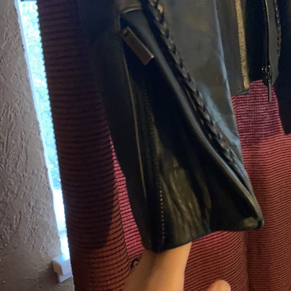 Leather jacket - Picture 4 of 8